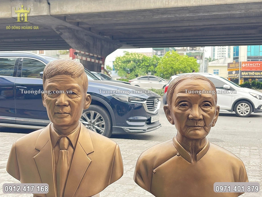 Gương mặt sắc nét, có hồn của cụ ông cụ bà được chạm khắc sắc nét